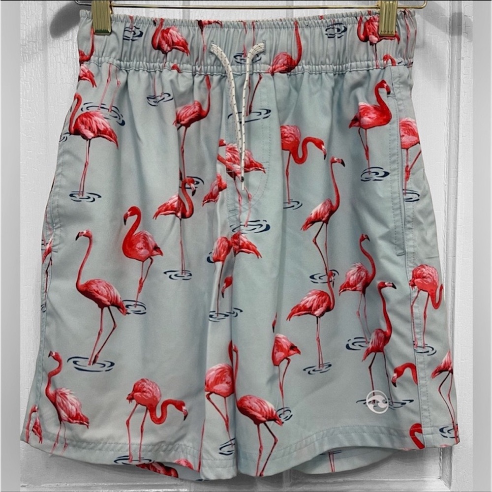 ▪️Men’s swim shorts. Size small.